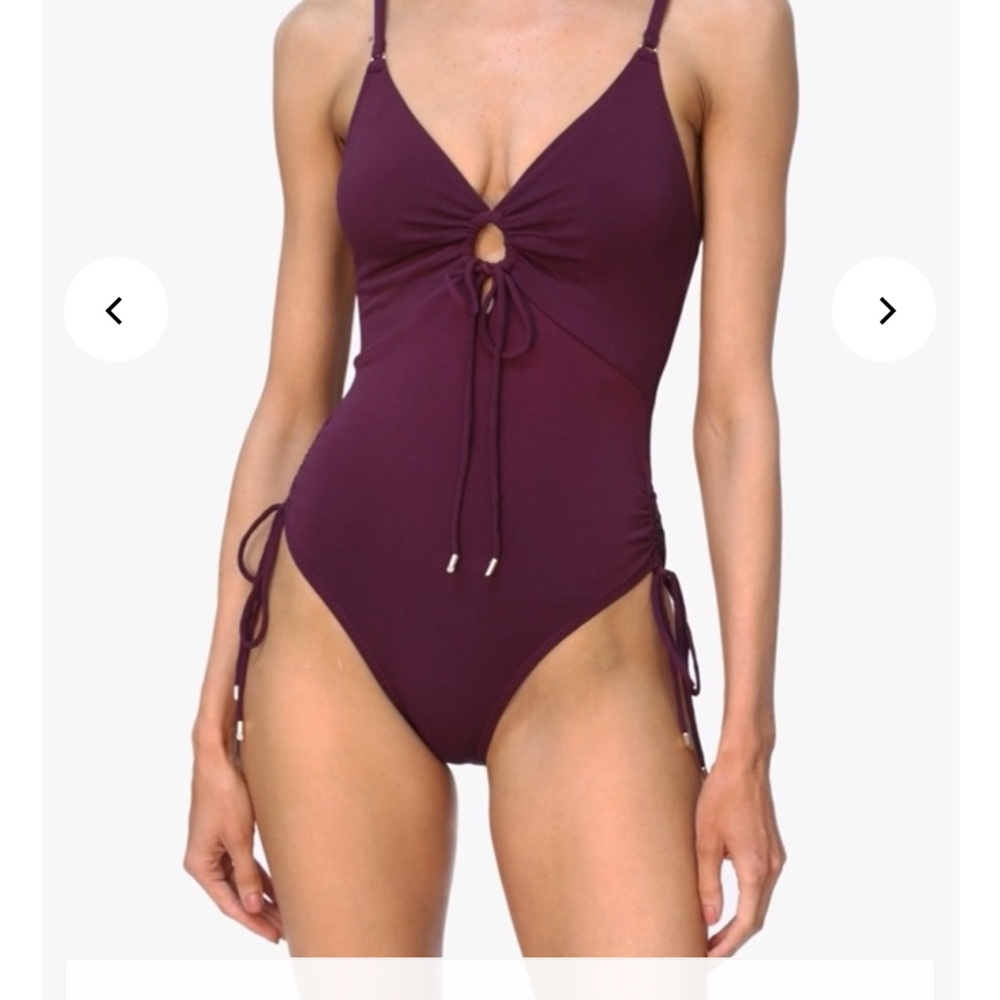 AUBREY ONE PIECE KEY HOLE
